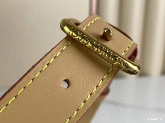 Chess Messenger-24*24*8CM VUITTON LOUIS 0530